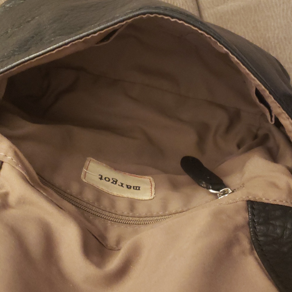 Margo Black Leather Crossbody Bag - Picture 6 of 8